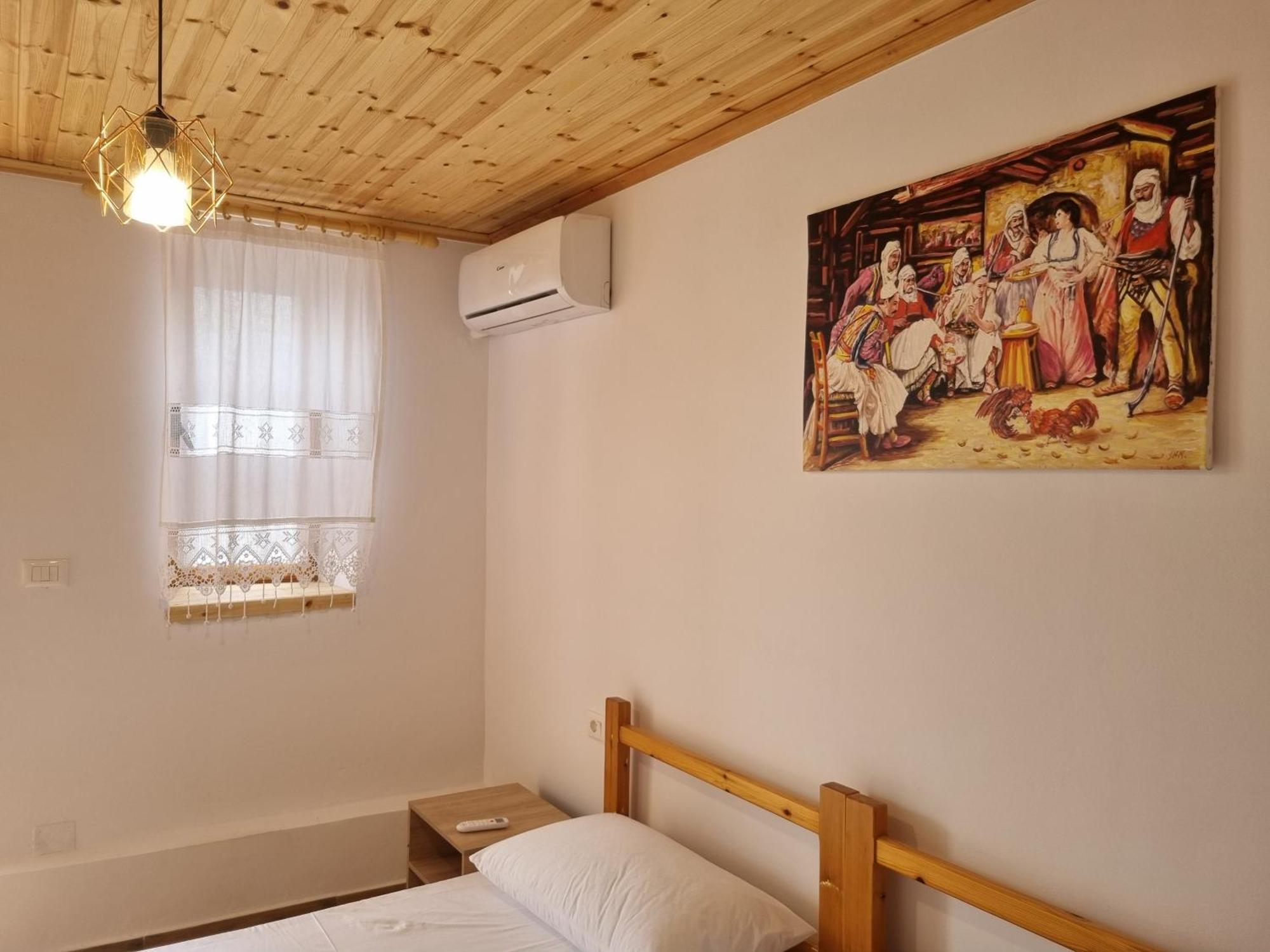 Tony'S Terrace Bed and Breakfast Gjirokastër Exteriör bild